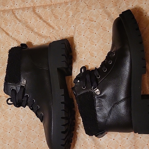 Old Navy Ankle Hiking Boots - Picture 2 of 4